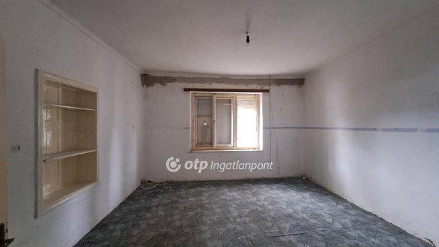 Eladó családi ház, Kenderesen 8.6 M Ft, 2 szobás