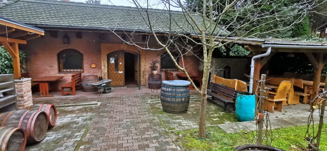 Eladó üzlethelyiség, Lentiben 100 M Ft / költözzbe.hu