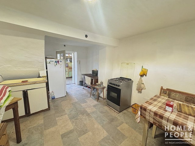 Eladó családi ház, Hódmezővásárhelyen 24.99 M Ft, 2 szobás