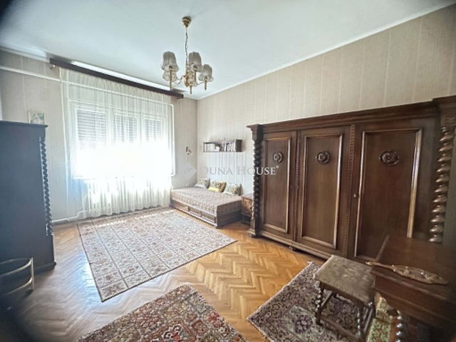 Eladó téglalakás, Kecskeméten 85 M Ft, 4 szobás