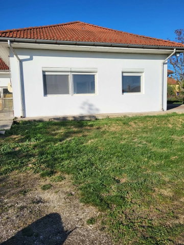 Eladó családi ház, Veszprémben 129 M Ft, 5 szobás