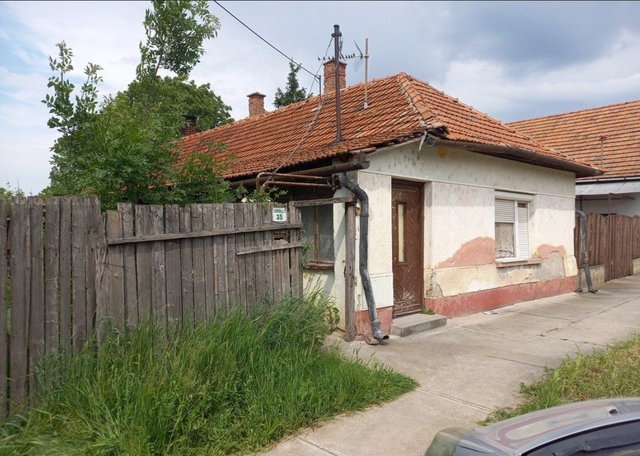 Eladó családi ház, Békésen, Kecskeméti utcában 3.7 M Ft