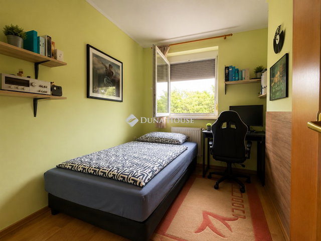 Eladó családi ház, Szigetszentmiklóson 102 M Ft, 4 szobás