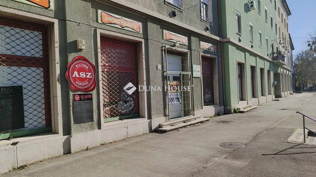 Eladó üzlethelyiség, Komlón 13.5 M Ft / költözzbe.hu