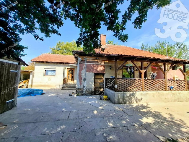 Eladó családi ház, Izsákon 49.9 M Ft, 4 szobás
