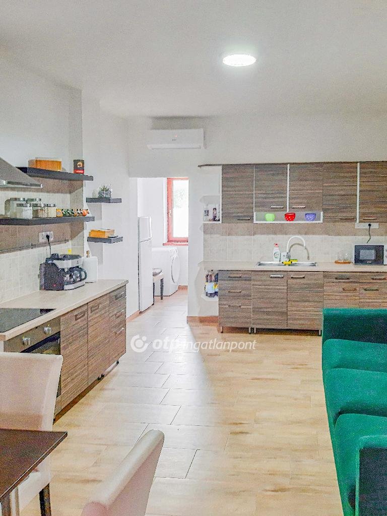 7 bed · 220m² · 149.900.000 ft
