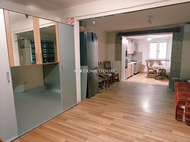 Eladó családi ház, Mohácson 36 M Ft, 2 szobás