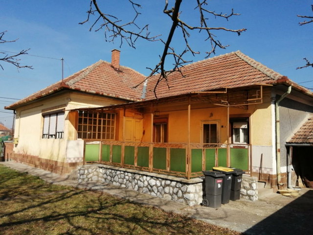 Eladó családi ház, Szentistvánon 12.7 M Ft, 3 szobás