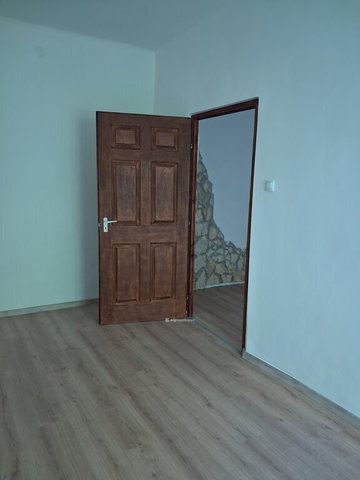 Eladó téglalakás, Komlón 20.9 M Ft, 2 szobás