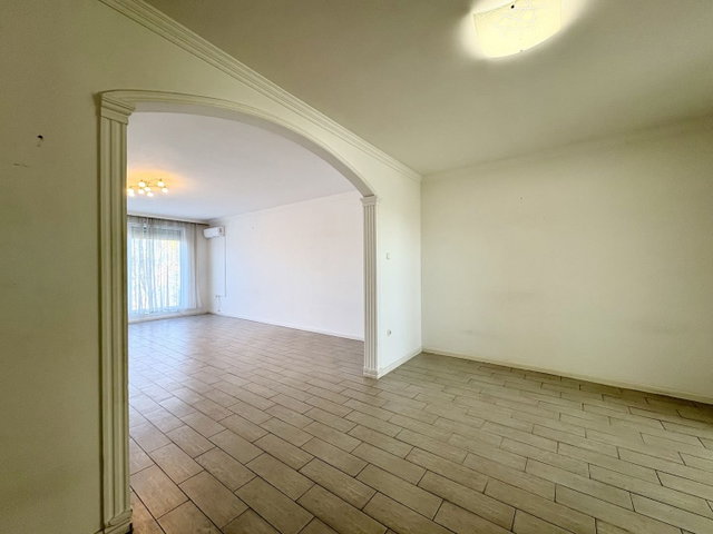Eladó családi ház, Debrecenben 259 M Ft, 7 szobás