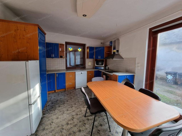 Kiadó családi ház, albérlet, Kecskeméten 105 E Ft / hó