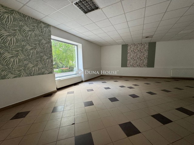 Kiadó üzlethelyiség, Nagykőrösön 350 E Ft / hó