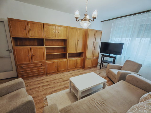 Kiadó panellakás, albérlet, Szegeden 200 E Ft / hó, 2+1 szobás