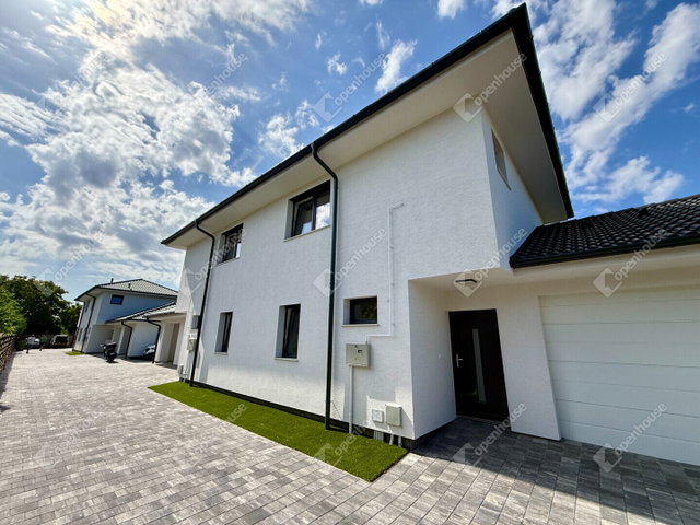 Eladó családi ház, Siófokon 129.99 M Ft, 4 szobás