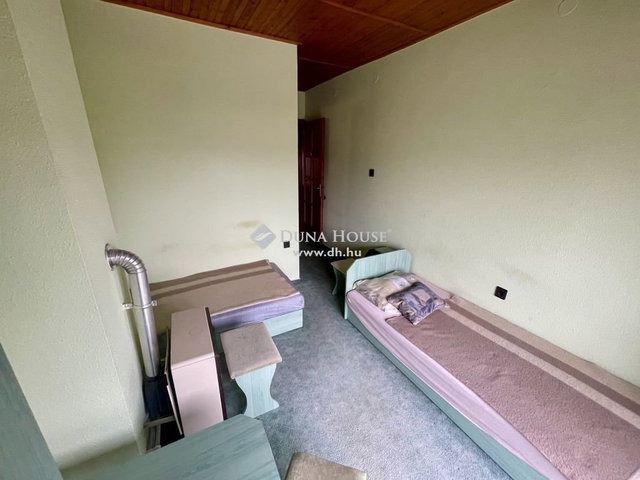 Eladó családi ház, Alsónémediben 440 M Ft, 10 szobás