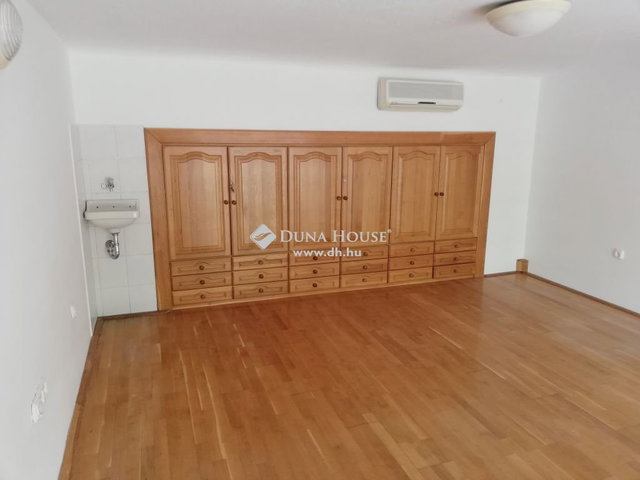 Eladó üzlethelyiség, Budapesten, IX. kerületben 50 M Ft
