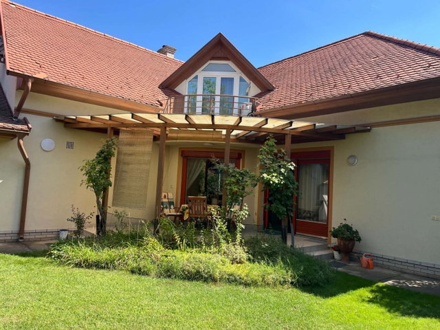 Eladó családi ház, Kecskeméten 170 M Ft, 5 szobás
