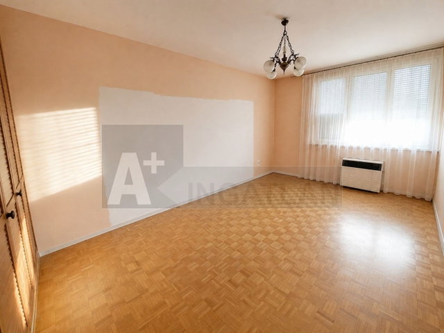 Eladó téglalakás, Szegeden 39.99 M Ft, 2 szobás