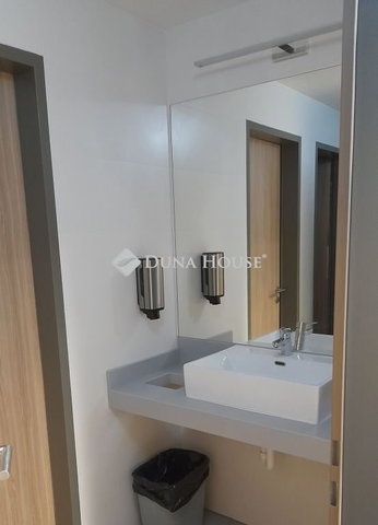 Kiadó iroda, Debrecenben, Bethlen utcában 421 E Ft / hó