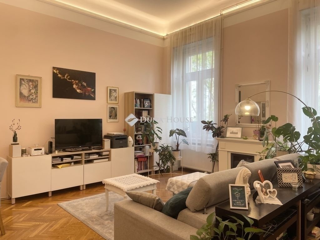 3 bed · 104m² · 143.000.000 ft