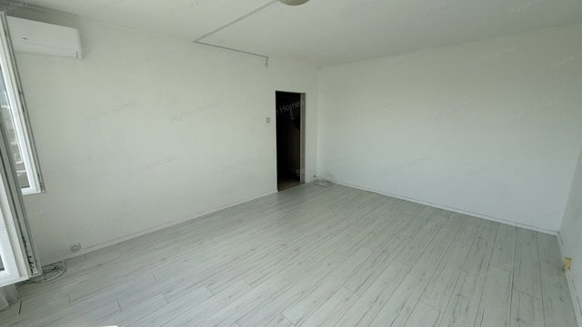 Eladó panellakás, Szigetszentmiklóson 41.5 M Ft, 1 szobás