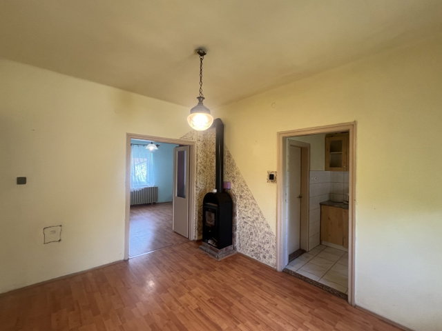 Eladó családi ház, Deszken 59.9 M Ft, 2 szobás