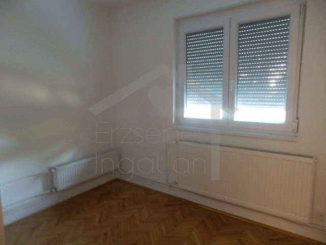 Kiadó téglalakás, albérlet, Esztergomban 180 E Ft / hó