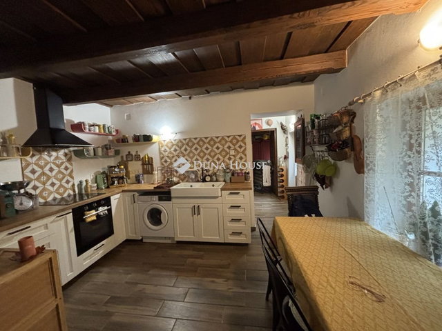 Eladó családi ház, Gyűrűsön 32.8 M Ft, 2 szobás
