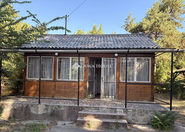 Eladó nyaraló, Szigetmonostorban 37 M Ft, 1 szobás