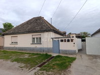 Eladó családi ház, Baján 32.5 M Ft, 4 szobás