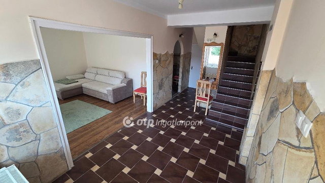 Eladó ikerház, Tapolcán 73 M Ft, 3 szobás / költözzbe.hu