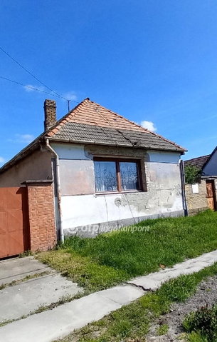 Eladó családi ház, Kalocsán 16.8 M Ft, 3 szobás