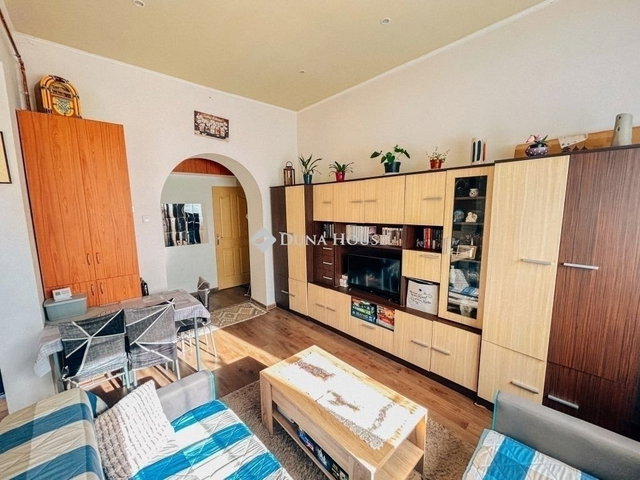 Eladó téglalakás, Budapesten, XV. kerületben 65.5 M Ft, 3 szobás