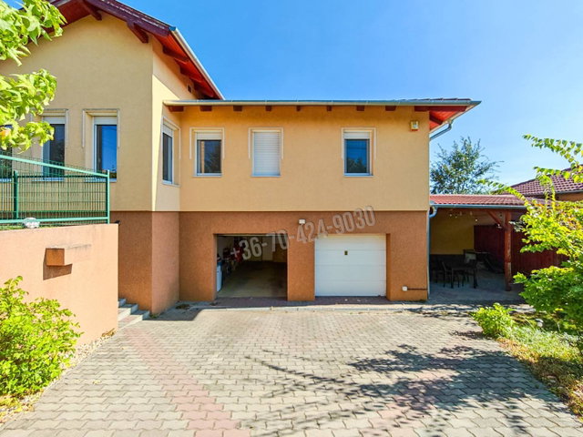 Eladó ikerház, Pécelen 129.9 M Ft, 4 szobás