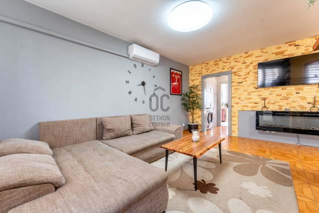 Eladó panellakás, Várpalotán 51 M Ft, 3 szobás