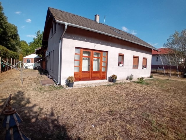 Eladó családi ház, Baján, Mérleg utcában 69.99 M Ft