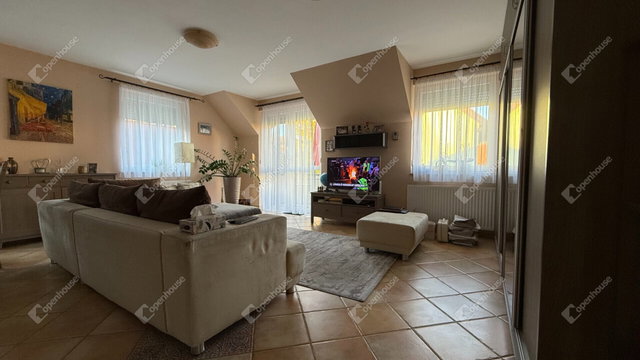 Eladó téglalakás, Sopronban 99.9 M Ft, 3 szobás