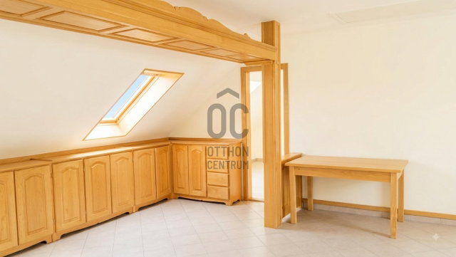 Eladó üzlethelyiség, Mosonmagyaróváron 138 M Ft