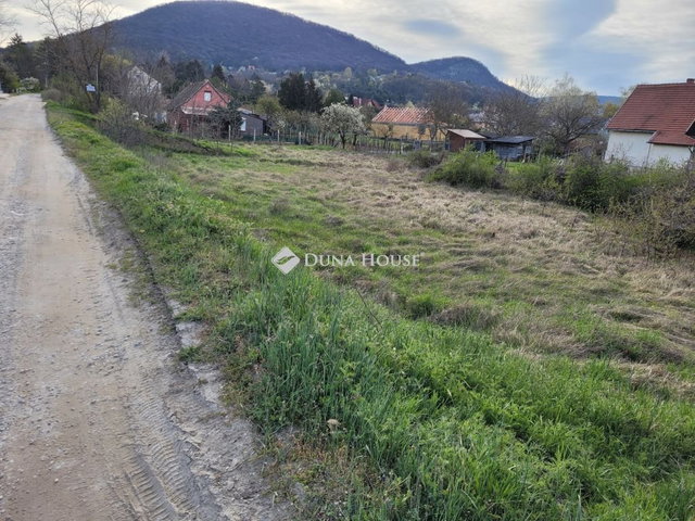 Eladó telek, Esztergomban, Vöröskői úton 24.99 M Ft