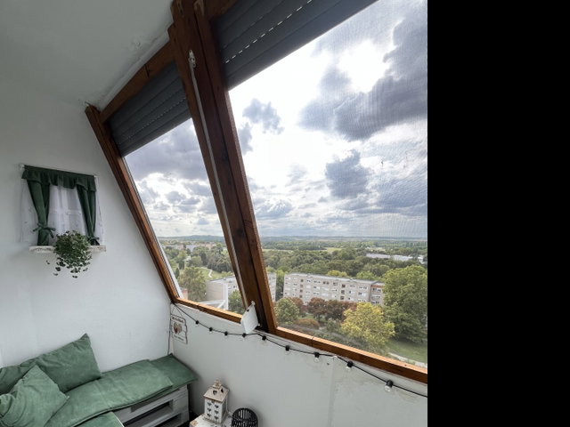 Eladó panellakás, Pécsett 49.99 M Ft, 3 szobás