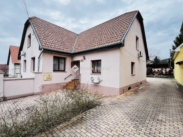 Eladó családi ház, Szilvásváradon 158 M Ft, 10 szobás