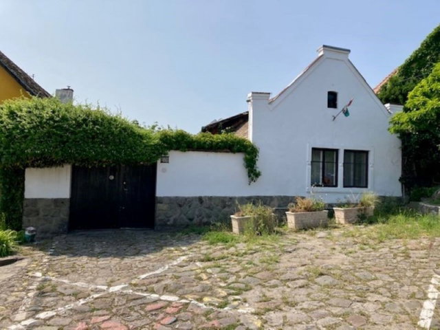 Eladó családi ház, Szentendrén 176 M Ft, 3 szobás