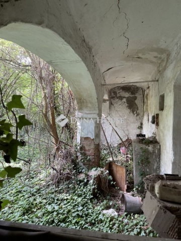 Eladó családi ház, Szakonyon 7.99 M Ft, 1 szobás