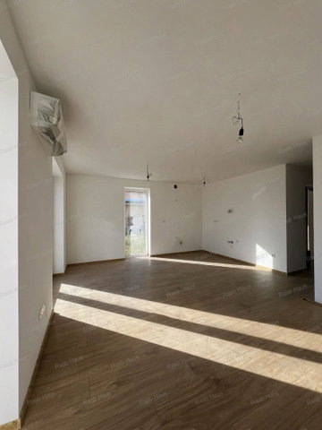 Eladó családi ház, Vámosszabadin 117.945 M Ft, 5 szobás