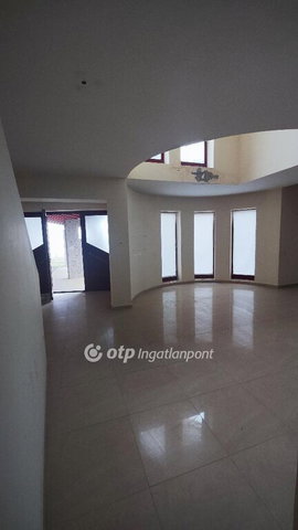 Eladó családi ház, Hajmáskéren 79.9 M Ft, 4+1 szobás