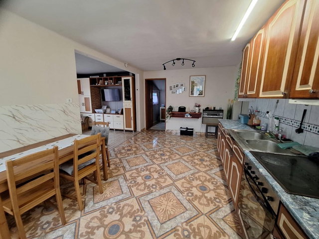 Eladó családi ház, Komlón, Hízlalda utcában 22.9 M Ft
