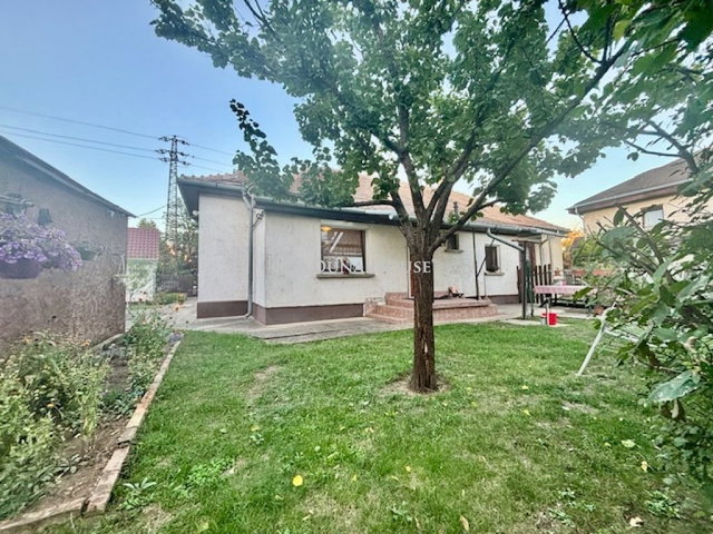 Eladó családi ház, Budapesten, XVIII. kerületben, Halomi úton
