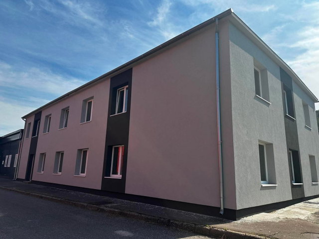 Eladó ipari ingatlan, Komlón 90 M Ft / költözzbe.hu