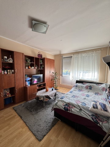 Eladó panellakás, Komlón, Kossuth Lajos utcában 22.5 M Ft