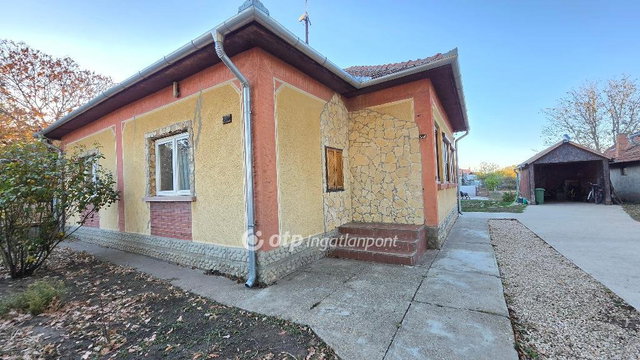 Eladó családi ház, Gádoroson 25 M Ft, 4 szobás